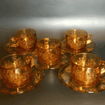 tasses vintage années 70 gravées fleurs