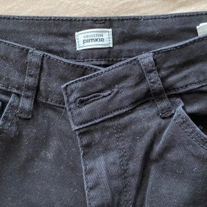pantalonNoirRayéCote