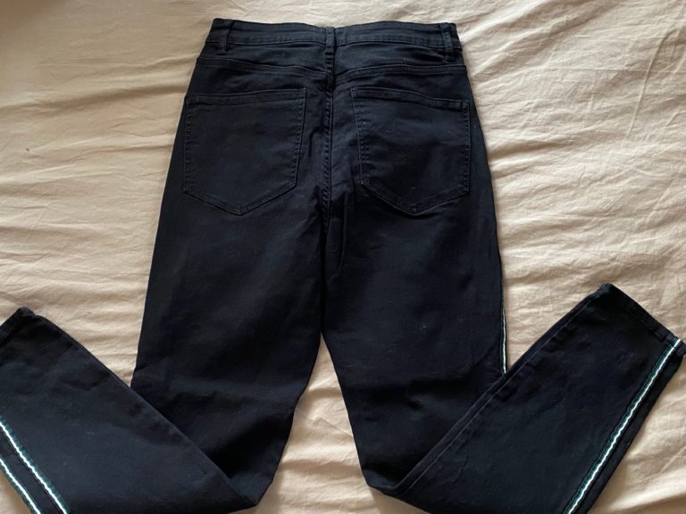 pantalonNoirRayéCote