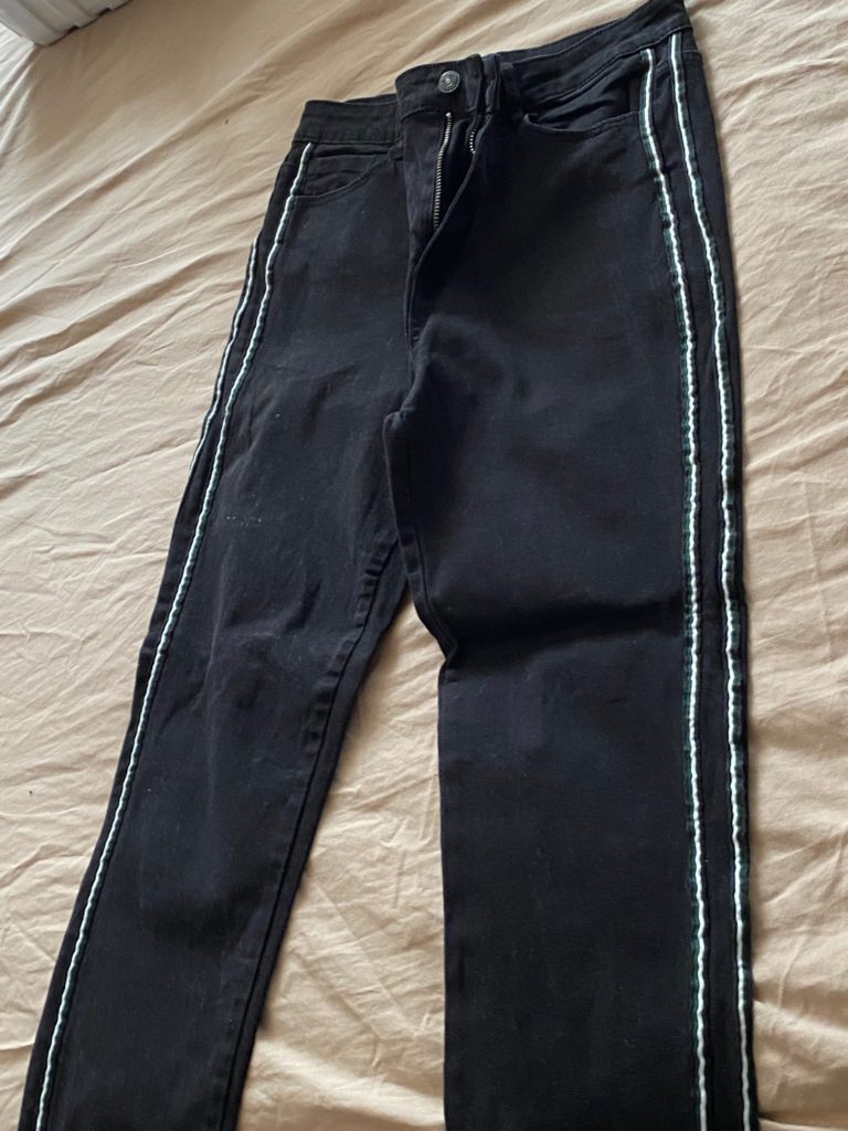 pantalonNoirRayéCote