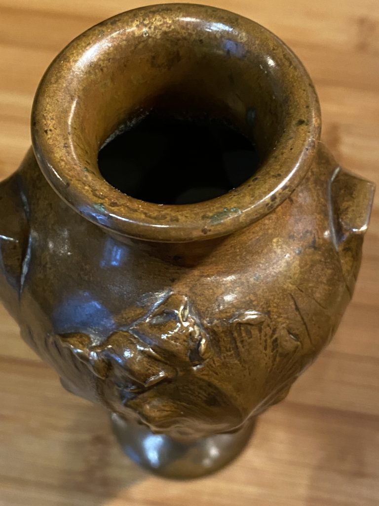 vasebronze7