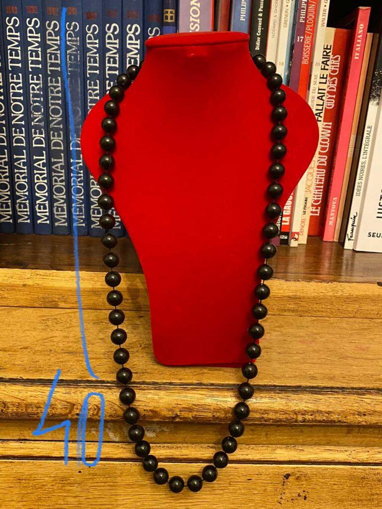 collier de perles noires long