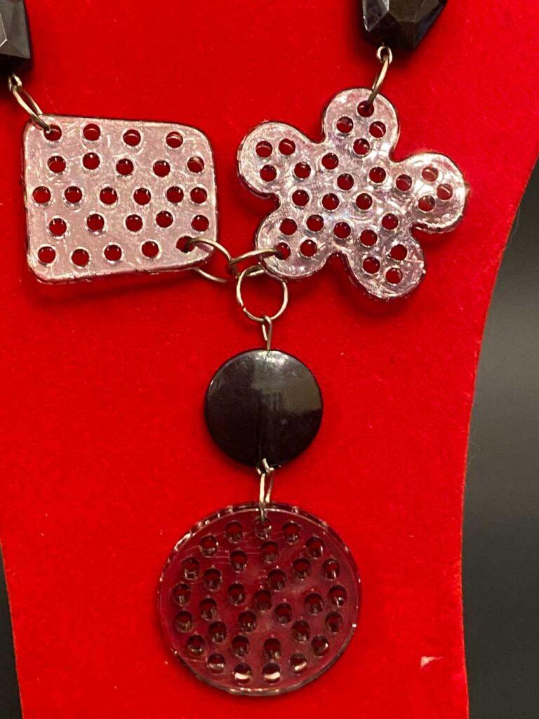 collier formes géométriques