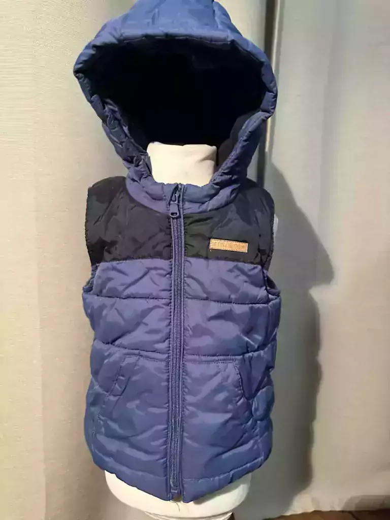 blouson/doudoune sans manches à capuche 2 ans