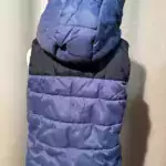 blouson/doudoune sans manches à capuche 2 ans