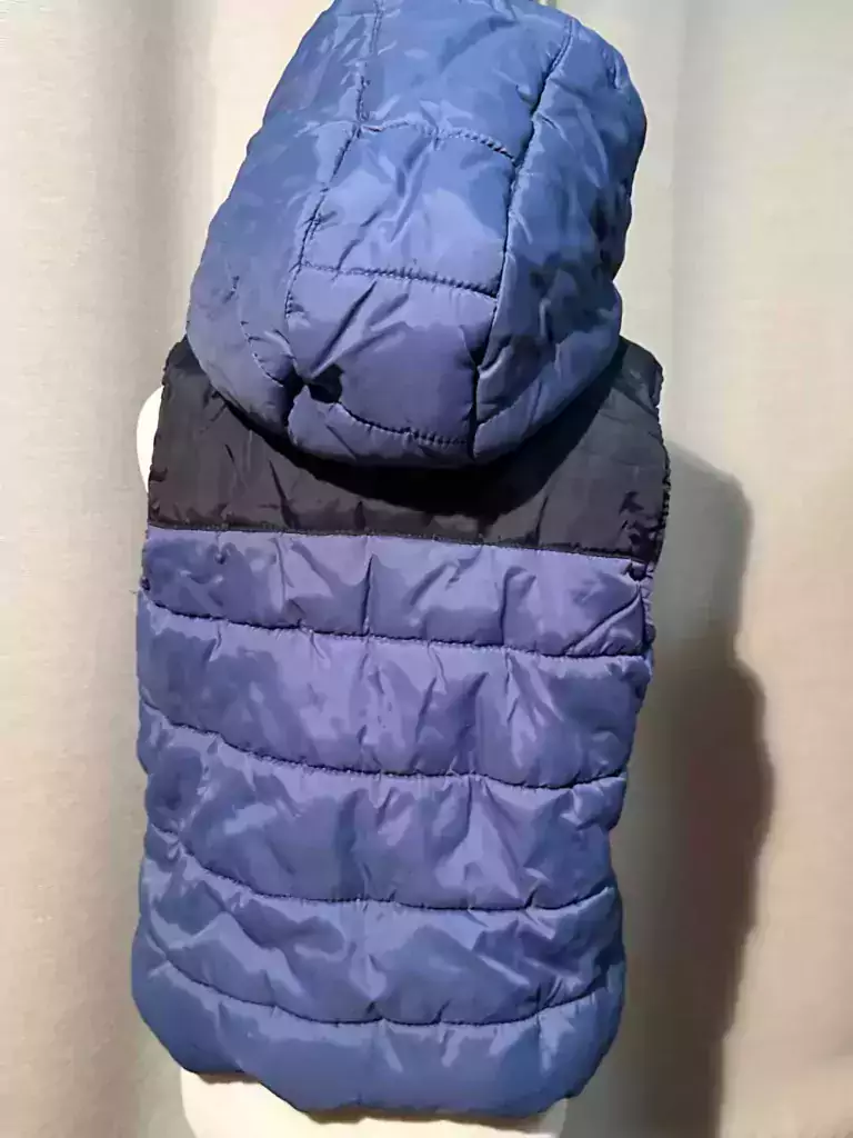 blouson/doudoune sans manches à capuche 2 ans