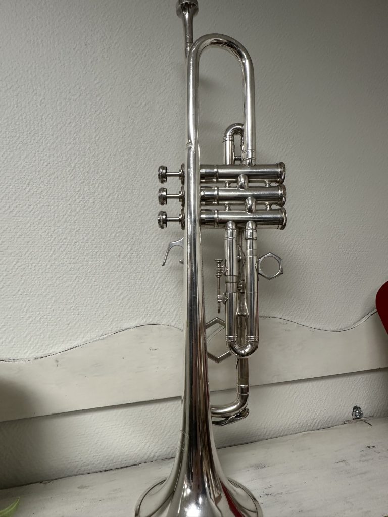 Trompette ancienne Couesnon 1920 laiton argenté