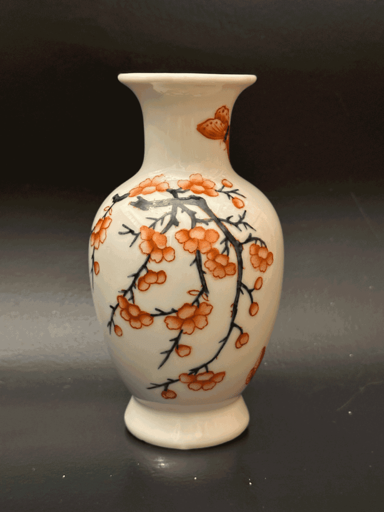 vase en porcelaine japonaise OP décoré à Hong Kong