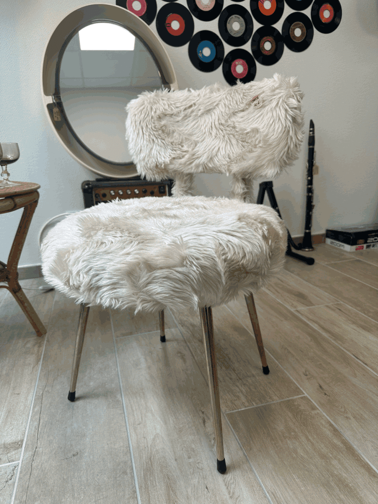 chaise moumoute vintage années 70 beige