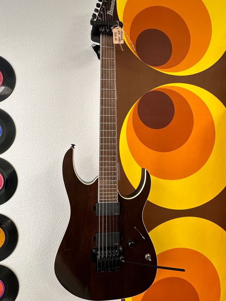 guitare électrique Ibanez Iron Label