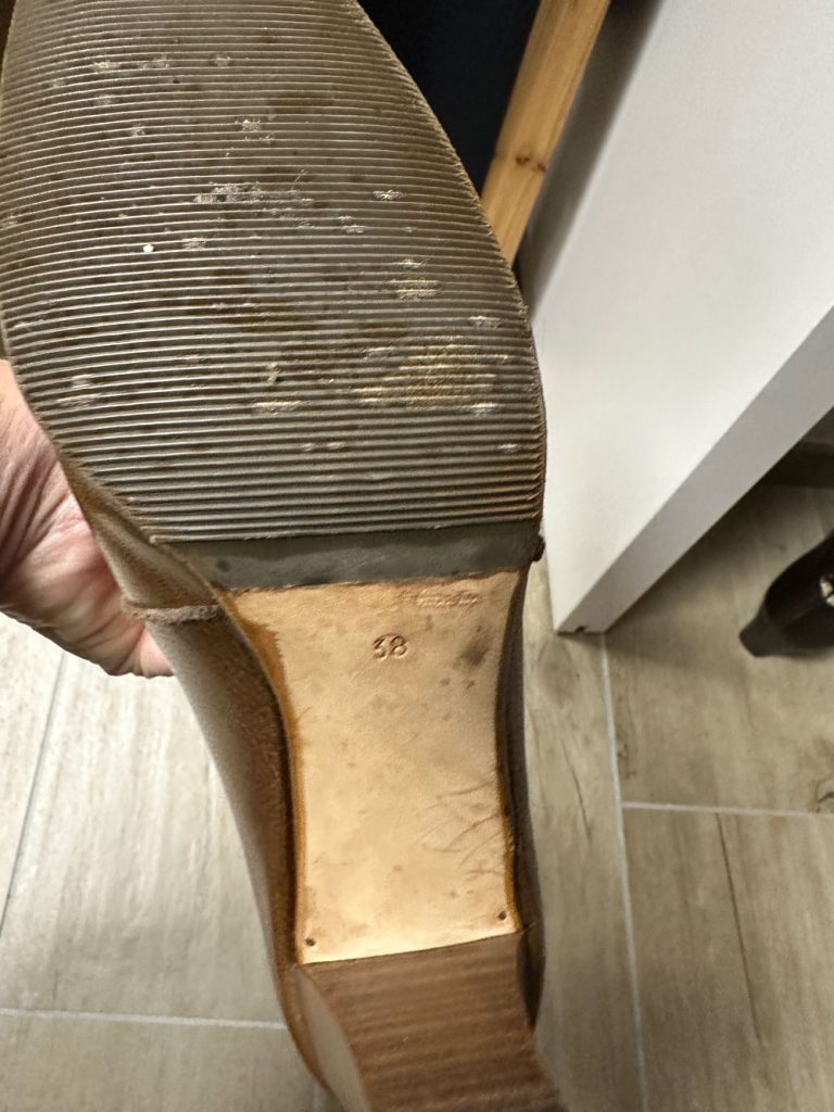 bottes vintage marron en cuir vernis Andrea PFISTER