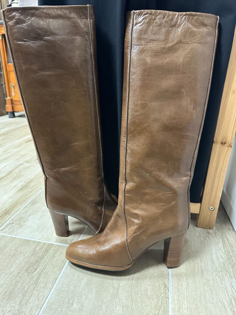 bottes vintage marron en cuir vernis Andrea PFISTER