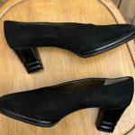 escarpins vintage en daim noirs Yves Saint Laurent