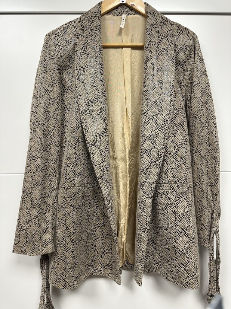 veste imprimé serpent