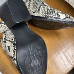 Chaussures motifs serpent