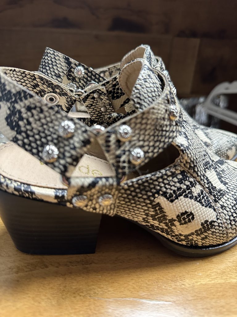 Chaussures motifs serpent