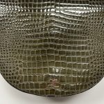 Sac Courrèges cuir croco vert vintage