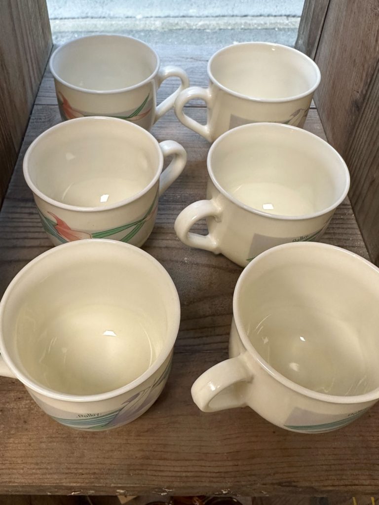 6 tasses « arcopal » signées Palluy