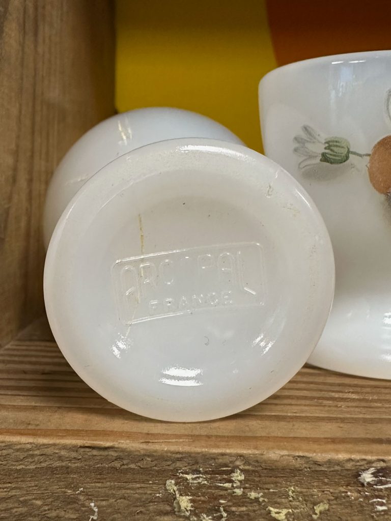 coquetiers marguerite arcopal vintage