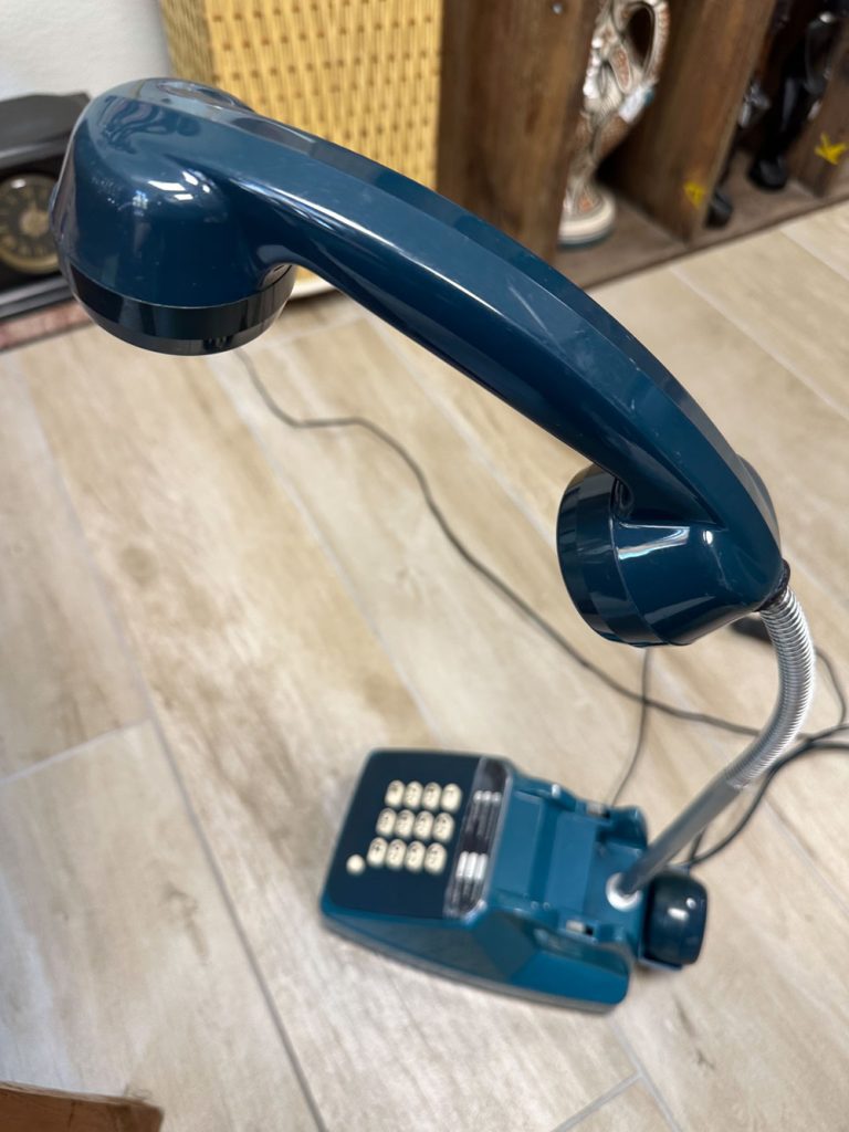 Téléphone vintage lampe