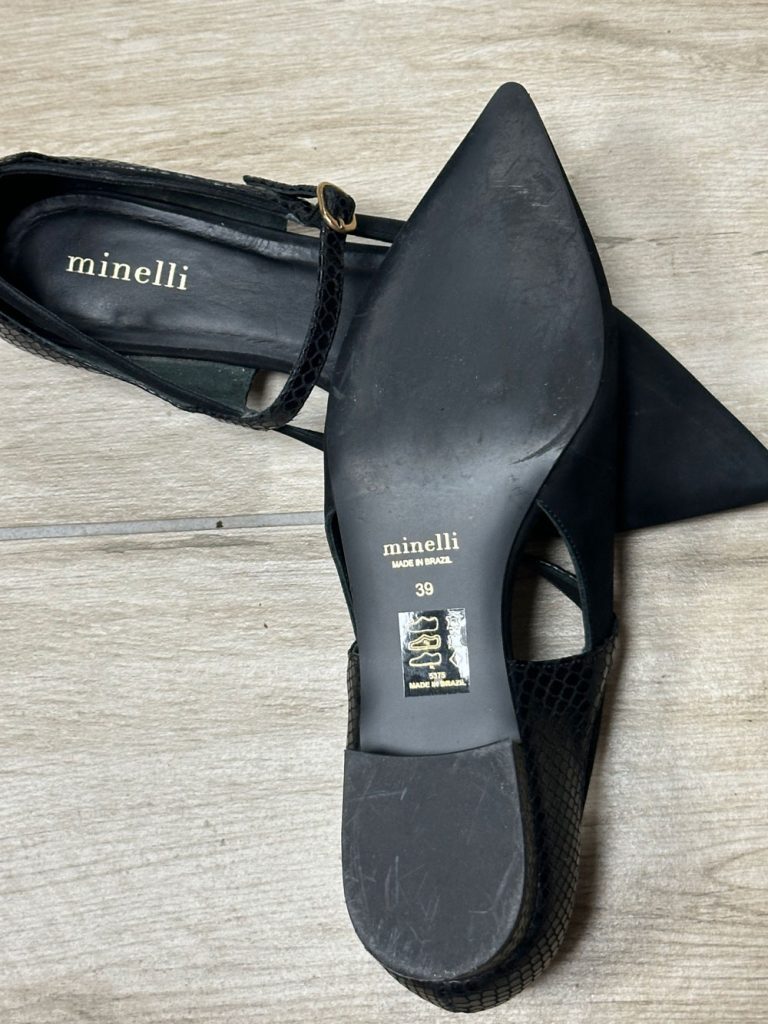 chaussures ballerines en cuir noir minelli 39