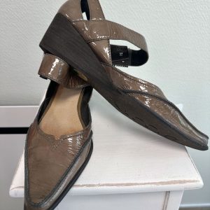 Chaussures femme cuir taupe talons compensés Un matin d'été