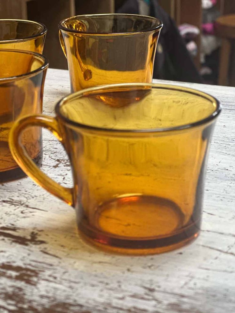 petites tasses duralex ambrées vintage