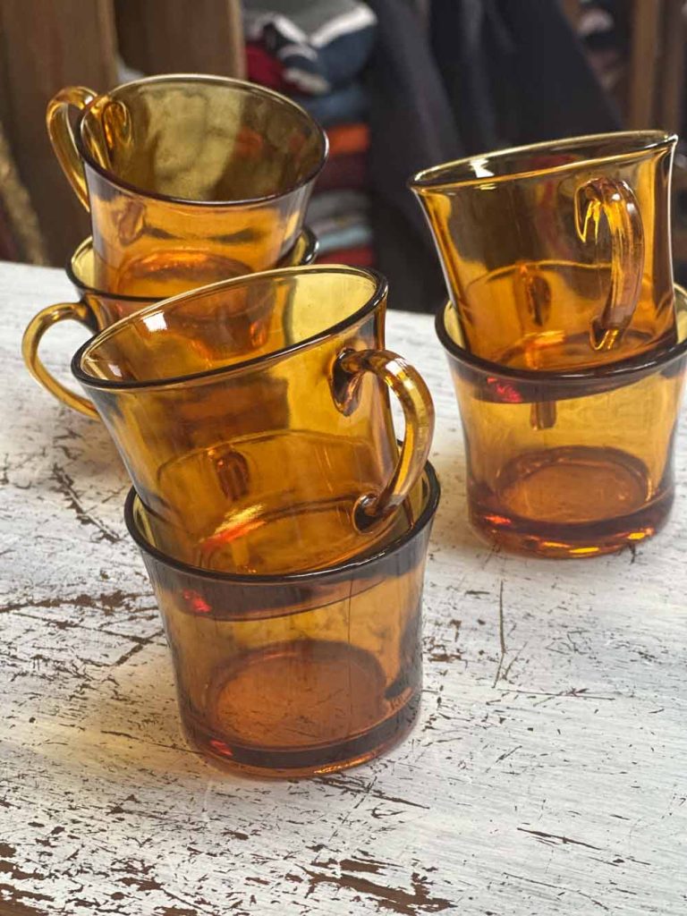 petites tasses duralex ambrées vintage