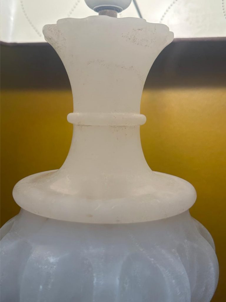 lampe albâtre sculpté abat-jour marron