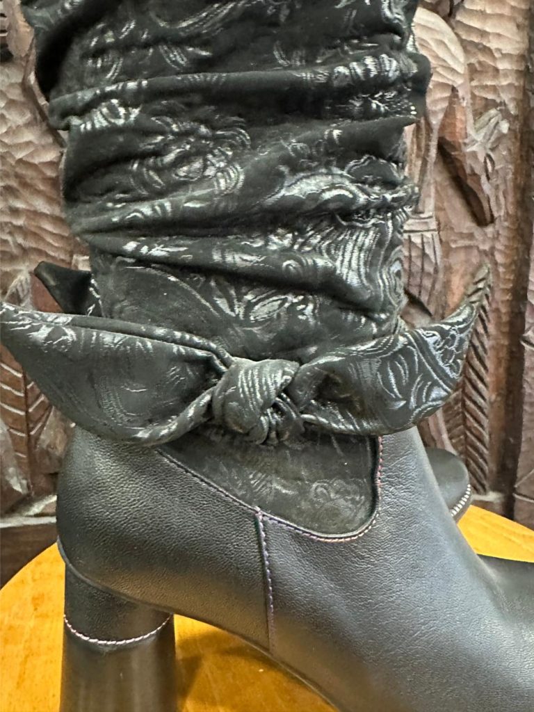 bottes cuir noir Laura Vita seconde âme