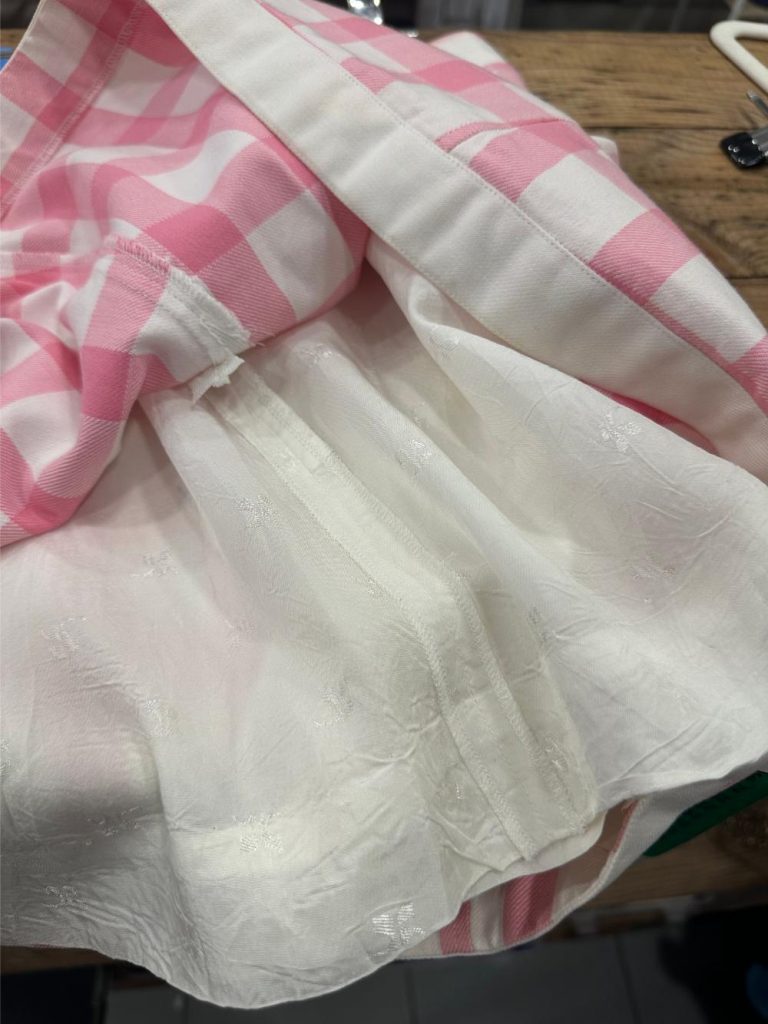 ensemble COURREGES vintage jupe et veste blanc et rose à carreaux seconde main
