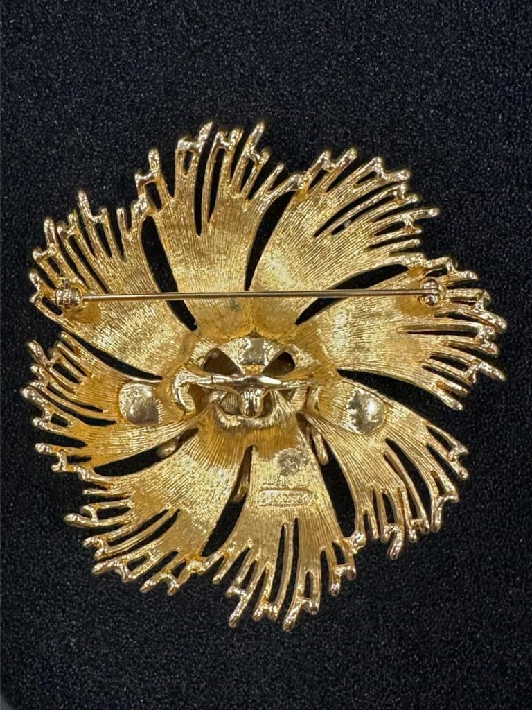 broche dorée Monet Vintage