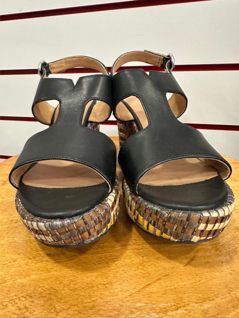 sandale cuir noir adige seconde ame seconde main friperie en ligne