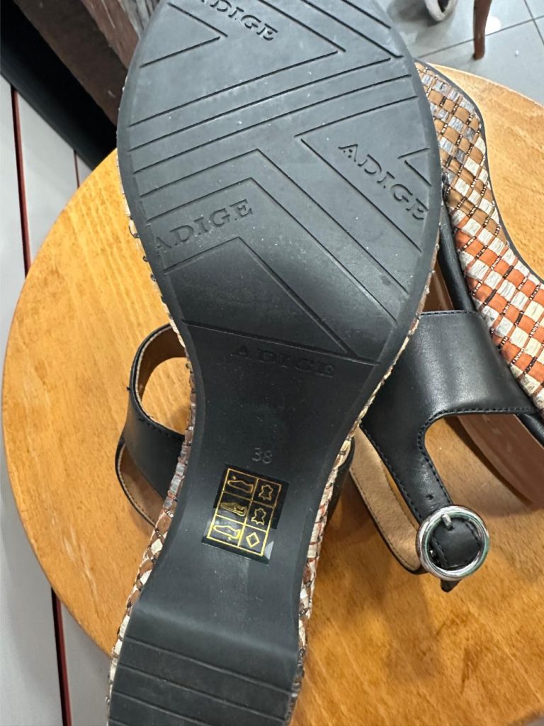 sandale cuir noir adige seconde ame seconde main friperie en ligne