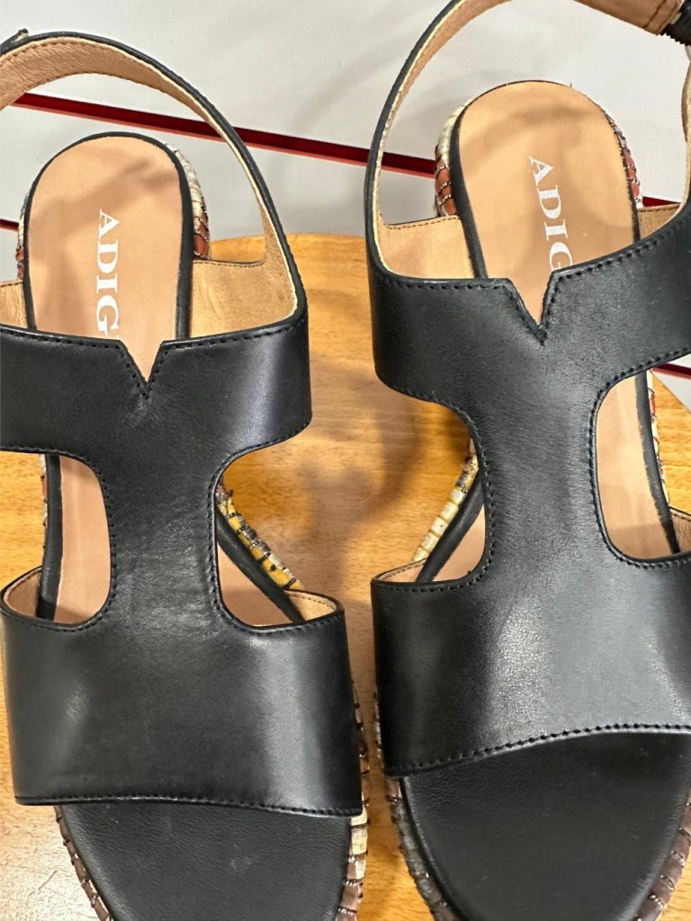 sandale cuir noir adige seconde ame seconde main friperie en ligne
