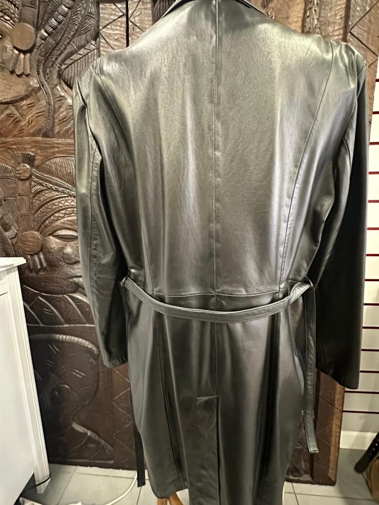 trench cuir noir influence seconde main friperie en ligne