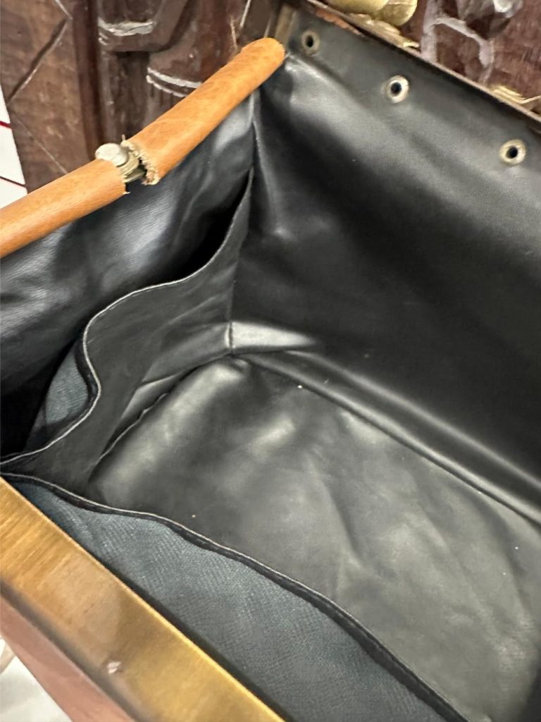 sacoche médecin cuir vintage brocante en ligne