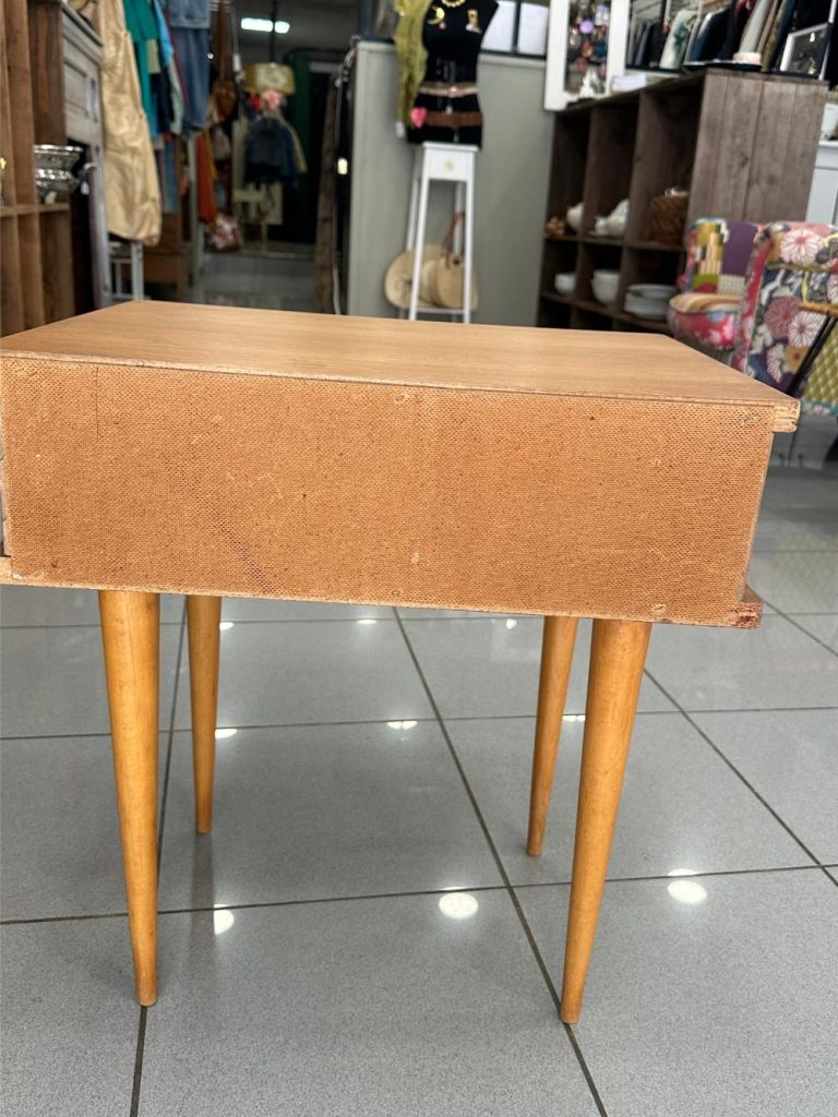 Table de chevet vintage scandinave — style teck, années 60-70 seconde âme brocante en ligne