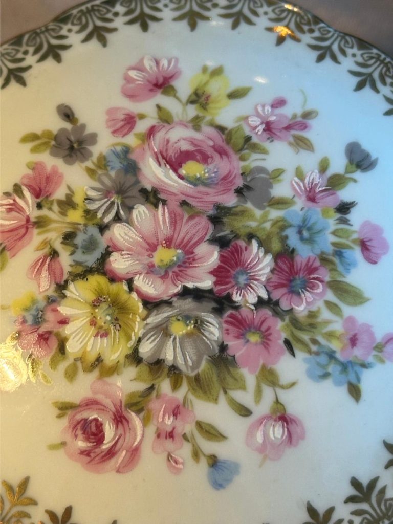 Boîte à Bijoux / Bonbonnière Tripode en Porcelaine de Limoges brocante en ligne seconde âme