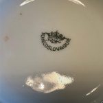 Tasse à café vintage en porcelaine tchécoslovaque, vers les années 1960, décor de roses, filet argenté. brocante en ligne seconde âme
