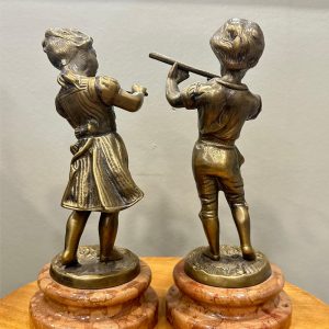 Paire de statuettes musiciens en bronze et marbre rouge brocante en ligne seconde âme