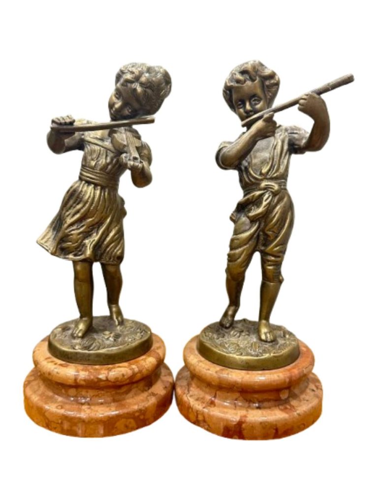Paire de Statuettes Musiciens