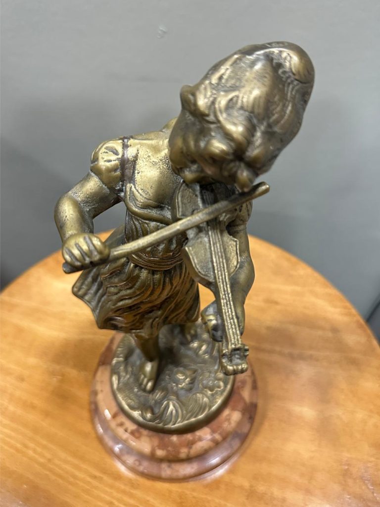 Paire de statuettes musiciens en bronze et marbre rouge brocante en ligne seconde âme