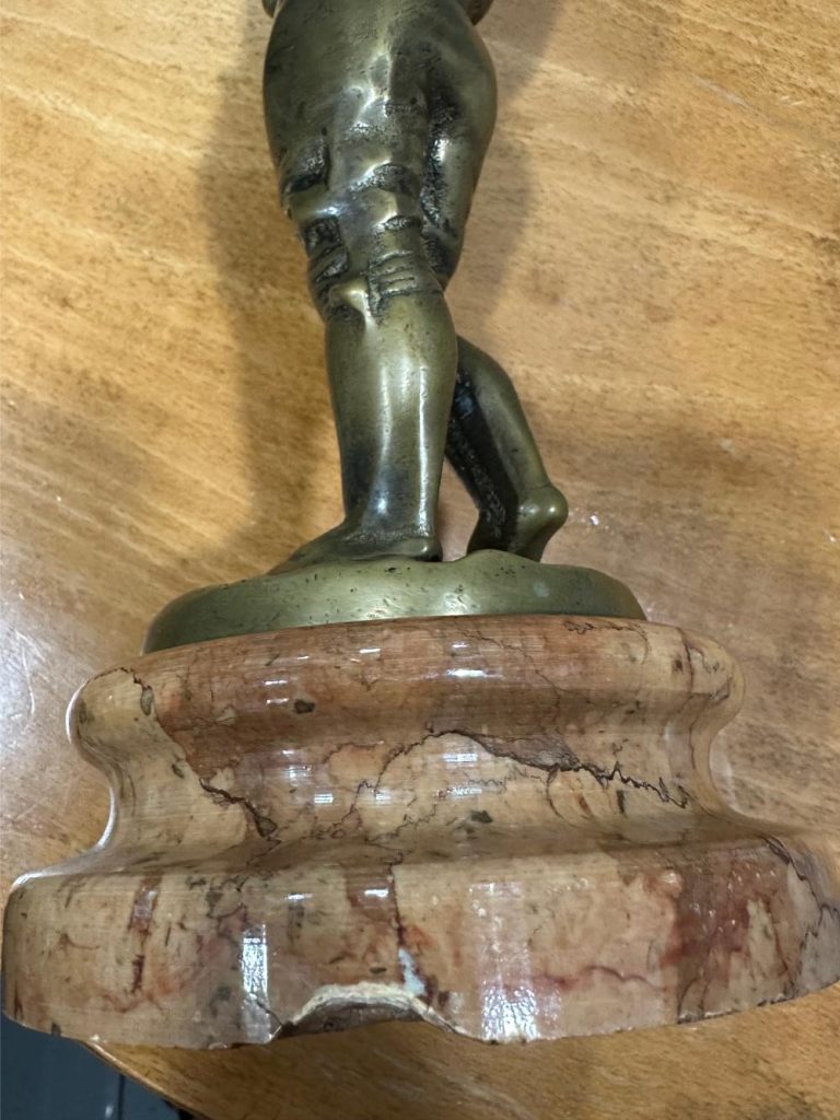Paire de statuettes musiciens en bronze et marbre rouge brocante en ligne