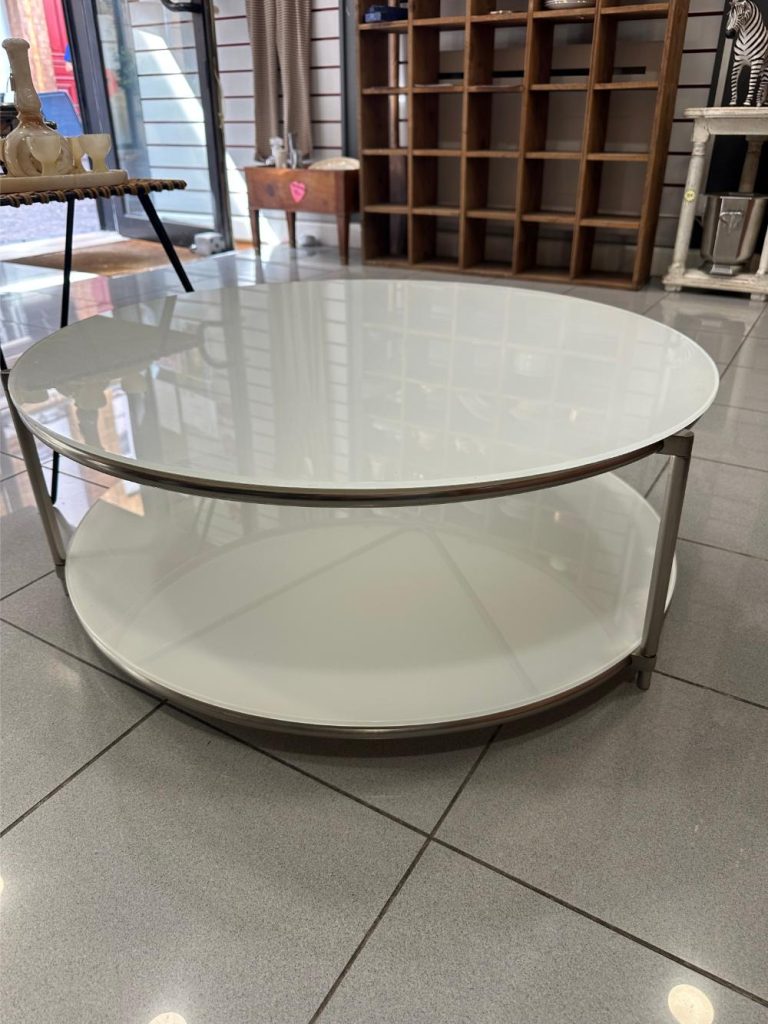 table basse blanche verre IKEA par Ehlen Johansson, années 1980 seconde âme brocante en ligne