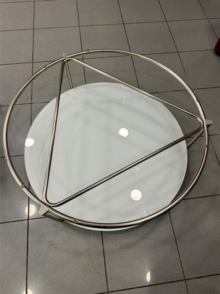 table basse blanche verre IKEA par Ehlen Johansson, années 1980 seconde âme brocante en ligne