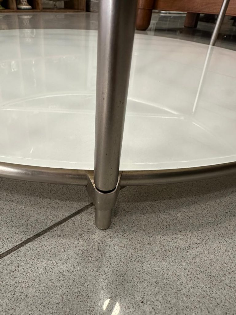 table basse blanche verre IKEA par Ehlen Johansson, années 1980 seconde âme brocante en ligne