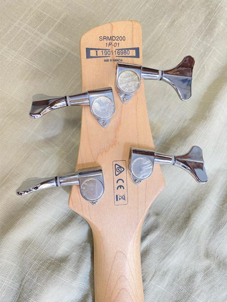 basse active IBANEZ bleue, série Soundgear seconde main