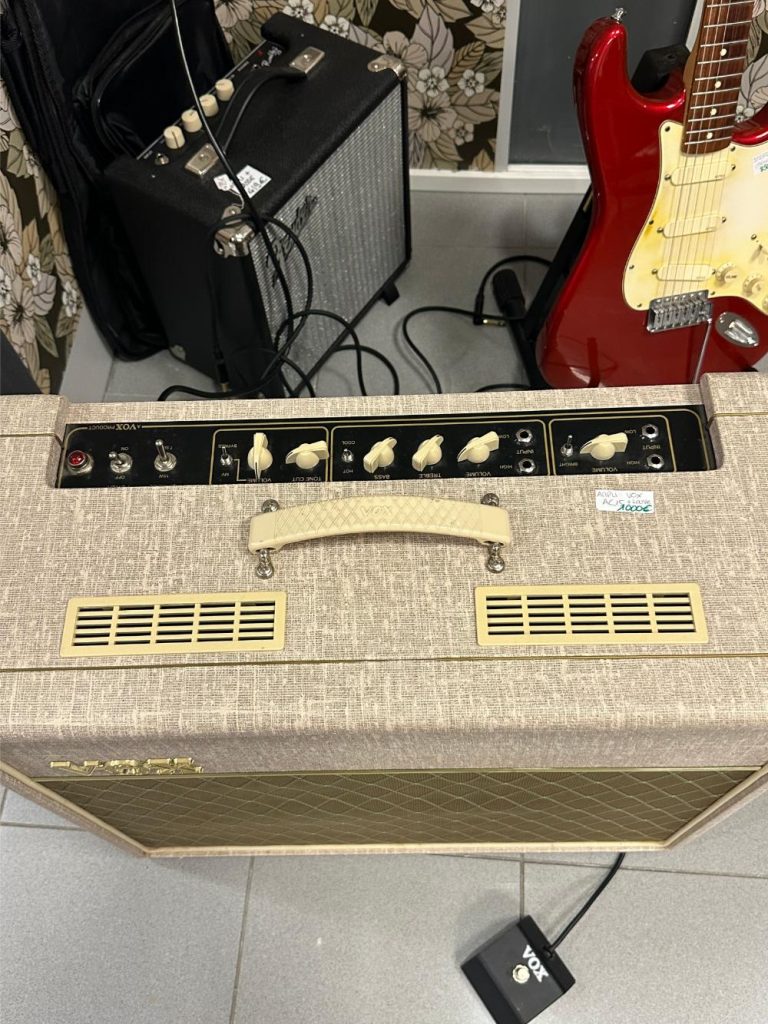VOX AC15HW1X Hand-Wired – Combo guitare 100 % lampes, 15 W, HP Celestion Alnico Blue seconde âme