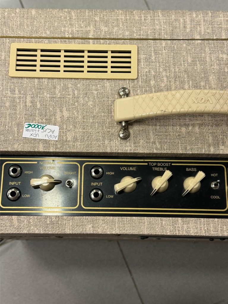 VOX AC15HW1X Hand-Wired – Combo guitare 100 % lampes, 15 W, HP Celestion Alnico Blue instruments occasion